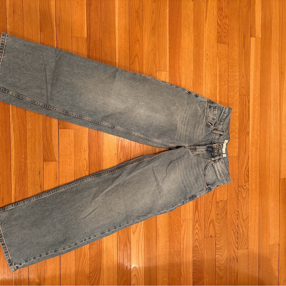Women's Straight Leg Jeans in Classic Gray